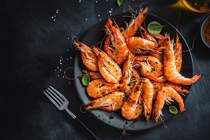fried-shrimps-with-spices-plate